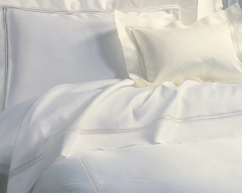 Wrinkle - resistant duvet covers for a neat and tidy lookDiamante Lace | Duvet Cover