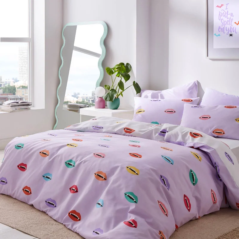 Budget - friendly duvet covers for first - time homebuyers or studentsHalloween Vamp Duvet Cover Set