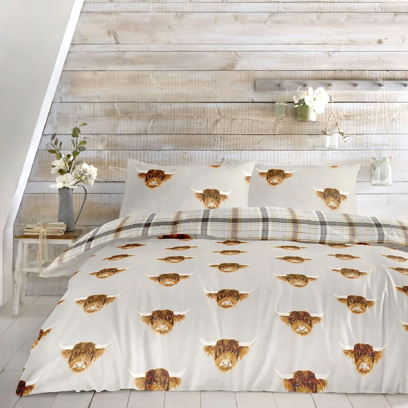 Teen - room duvet covers with trendy and age - appropriate patternsHighland Cow Ochre/Natural Duvet Set