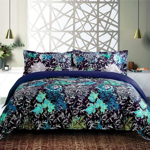 Solid - colored duvet covers in classic colors like white, black, and navy for a timeless lookDUVET COVER SET / LANDERS