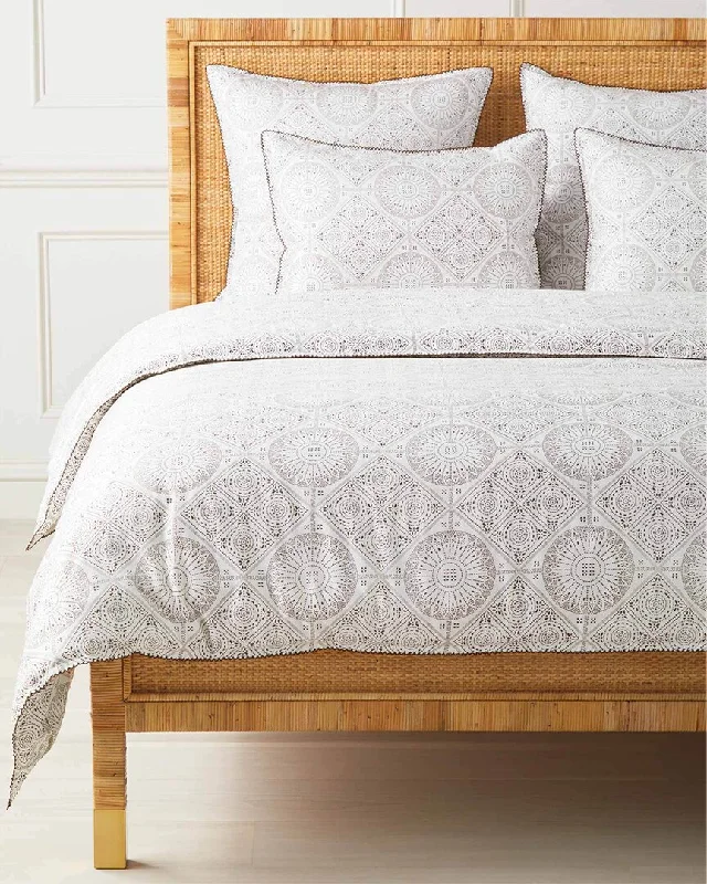 Silk duvet covers for a smooth and elegant touchSerena & Lily Porto Duvet