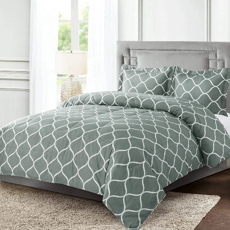 Silk - filled comforters for a luxurious and smooth touch3 Piece King Size Light Green Geometric Comforter Set