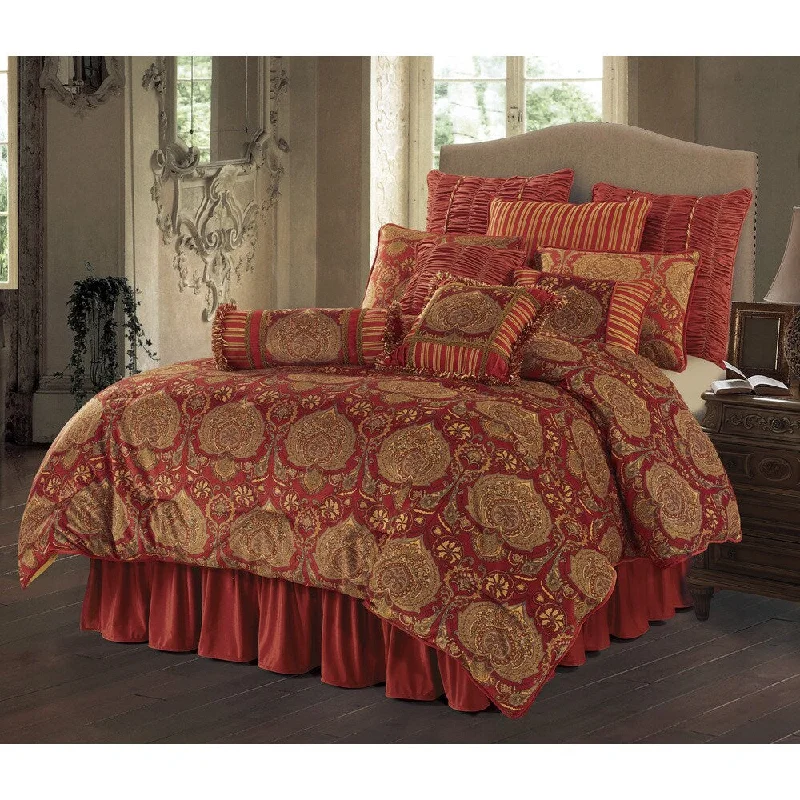 Latex - filled comforters with a bouncy texture and good supportHiEnd Accents Lorenza 4-piece Comforter Set