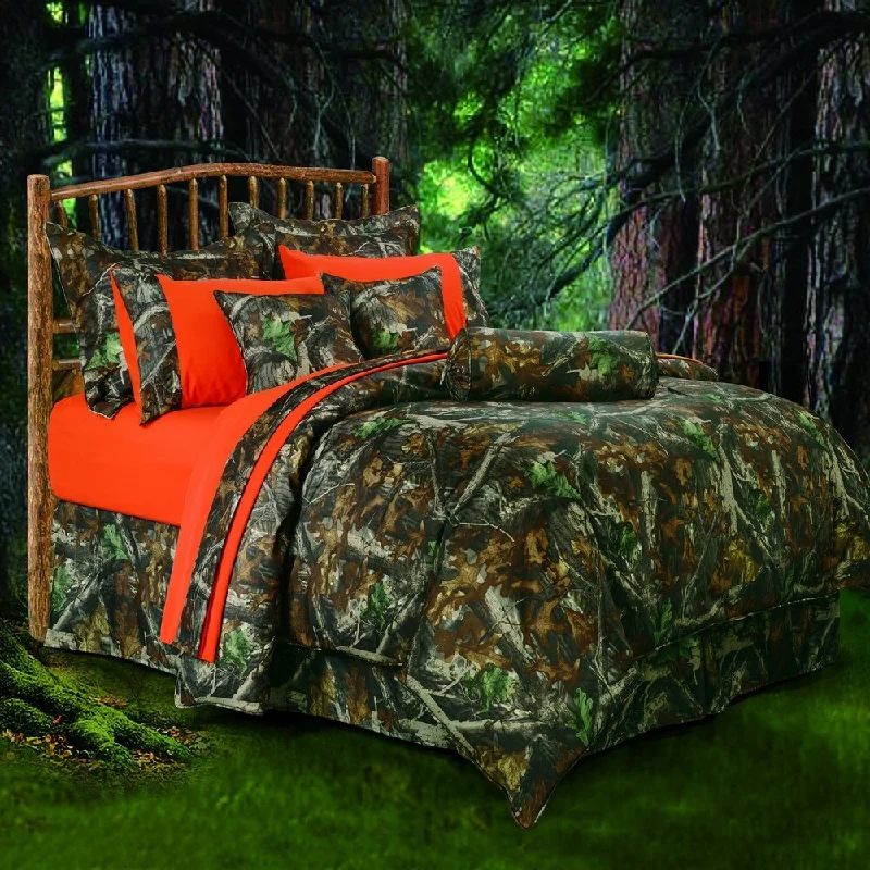 Down - filled comforters for supreme warmth and lightnessHiEnd Accents Oak Camo Comforter Set