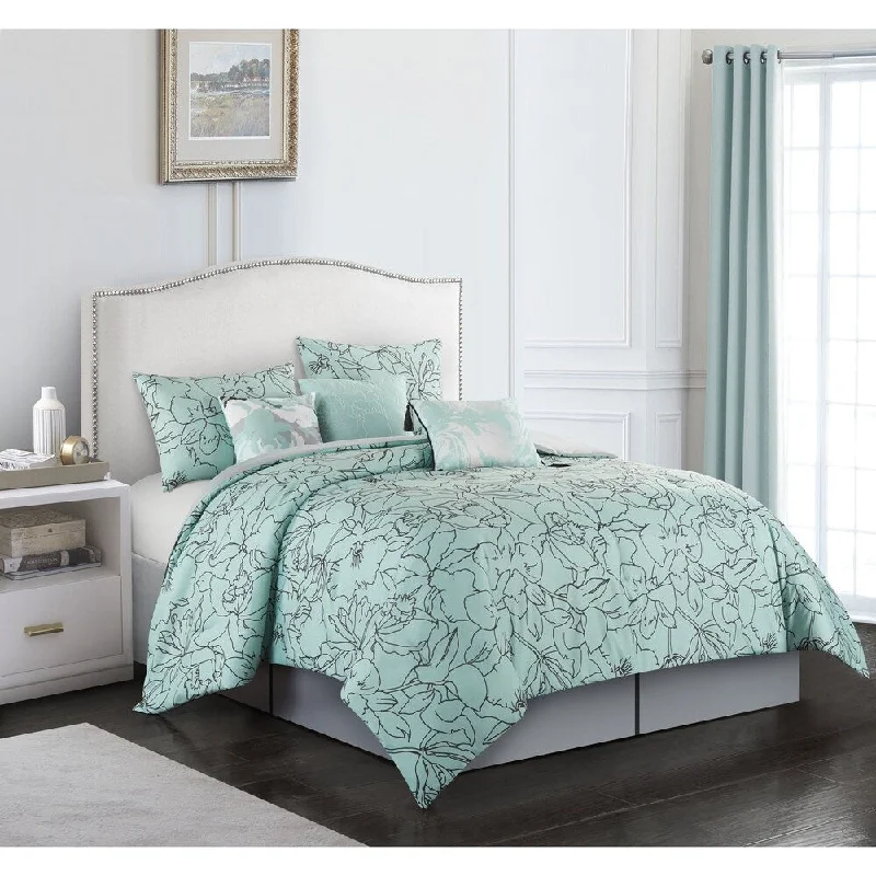 Latex - filled comforters with a bouncy texture and good supportNanshing Daphne 7 Piece Comforter Set