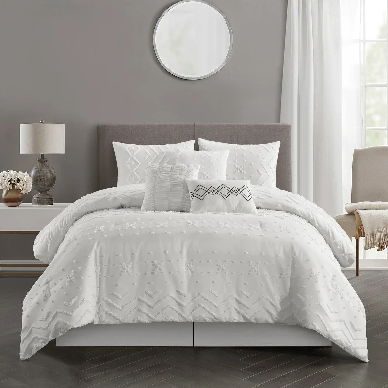 Latex - filled comforters with a bouncy texture and good supportNanshing Lydia Modern Geometric 7 Piece Comforter Set