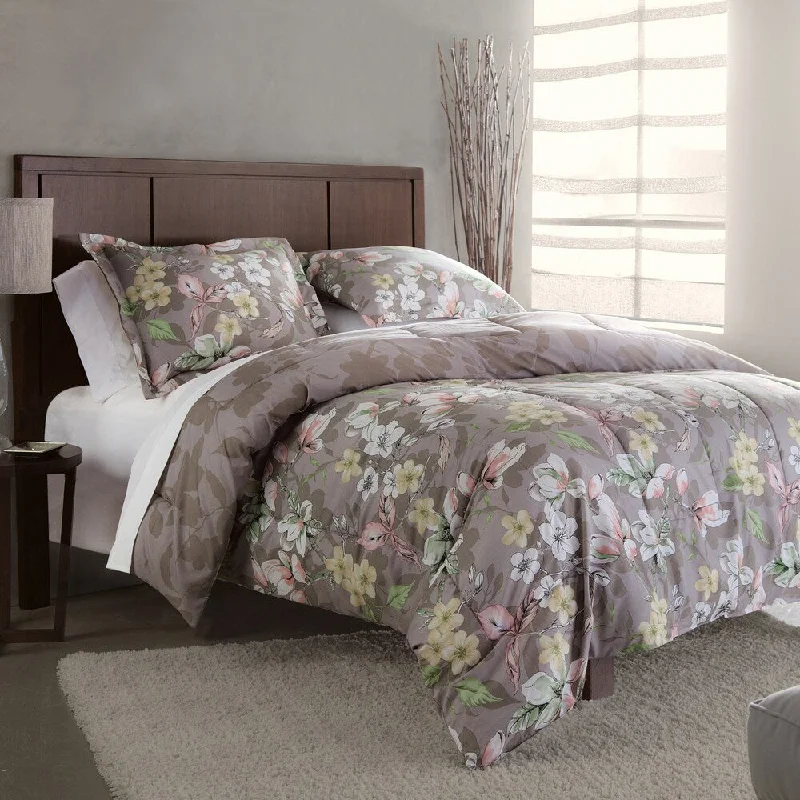 Full - size comforters suitable for full - sized beds in guest rooms or small bedroomsNatalie Soft Floral 3-piece Comforter Set