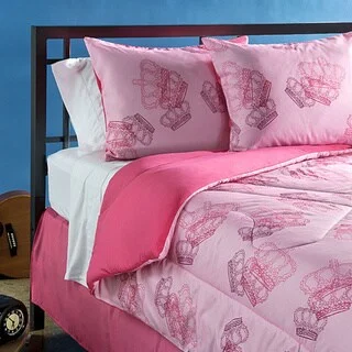 Full - size comforters suitable for full - sized beds in guest rooms or small bedroomsPinky Princess Full-size 4-piece Comforter Set