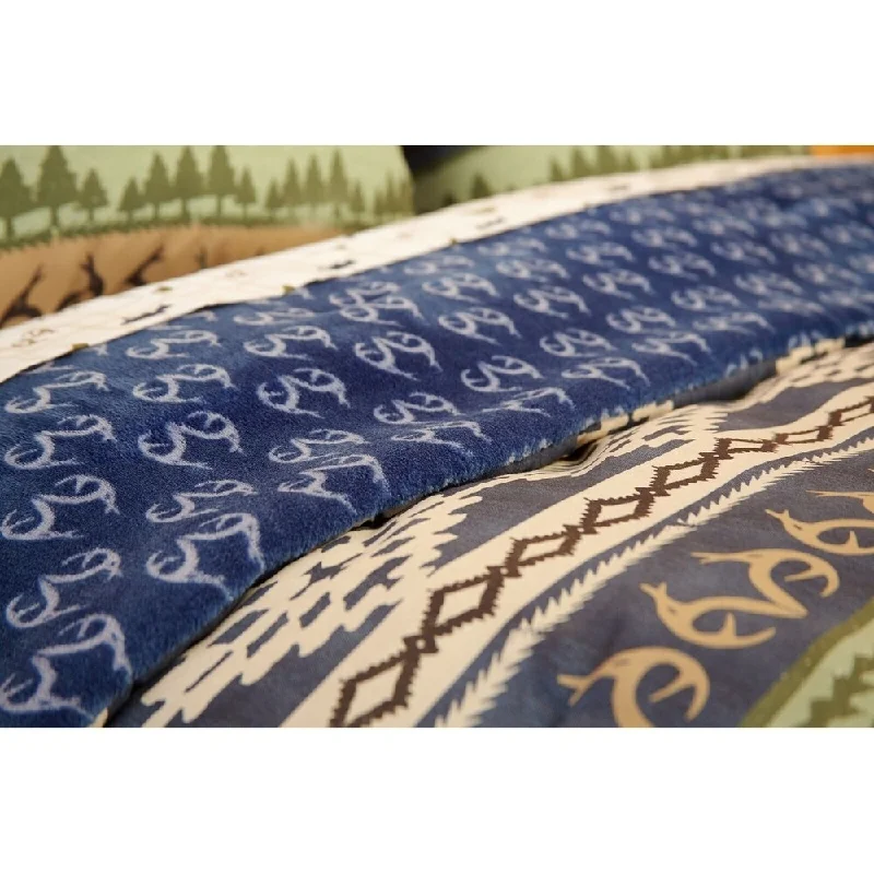 Silk - filled comforters for a luxurious and smooth touchRealtree Lakeland Strip Comforter Set - Navy