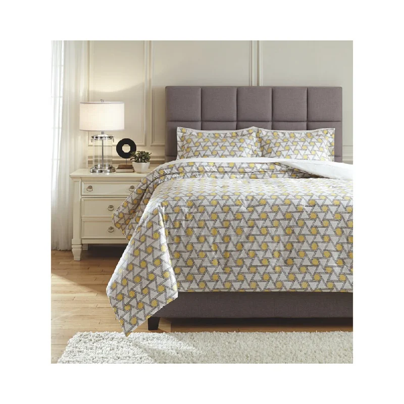 Microfiber - filled comforters that are lightweight and easy to care forSignature Design by Ashley Clio 3-piece Comforter Set