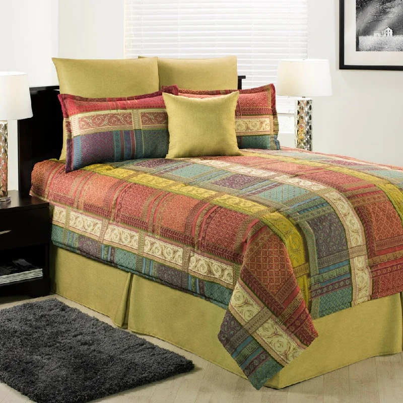 Latex - filled comforters with a bouncy texture and good supportWendermere classical patchwork comforter set